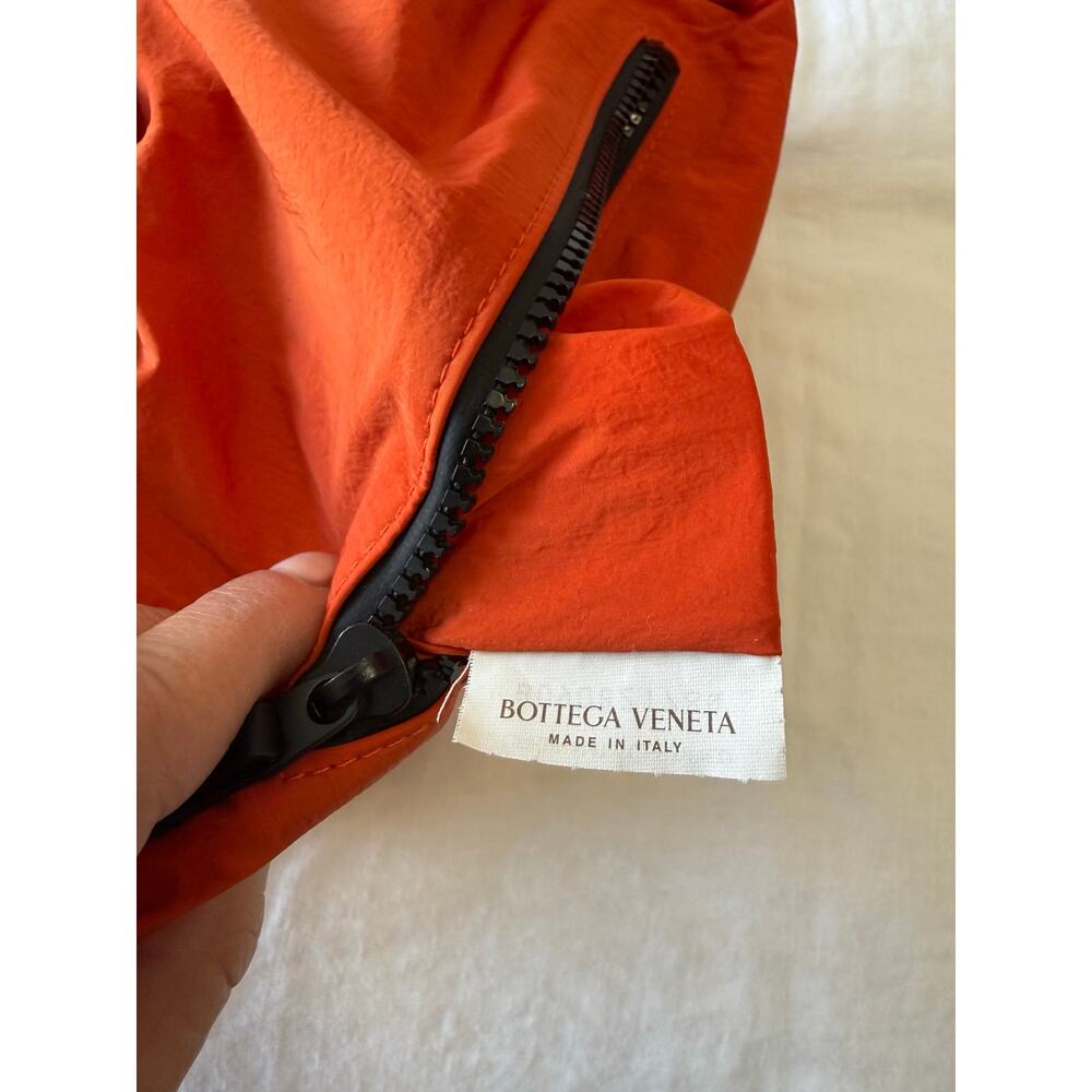 Bottega Veneta | Black Calfskin Leather Hidrology Zip Pouch | Travel Bag Case - Picture 13 of 15